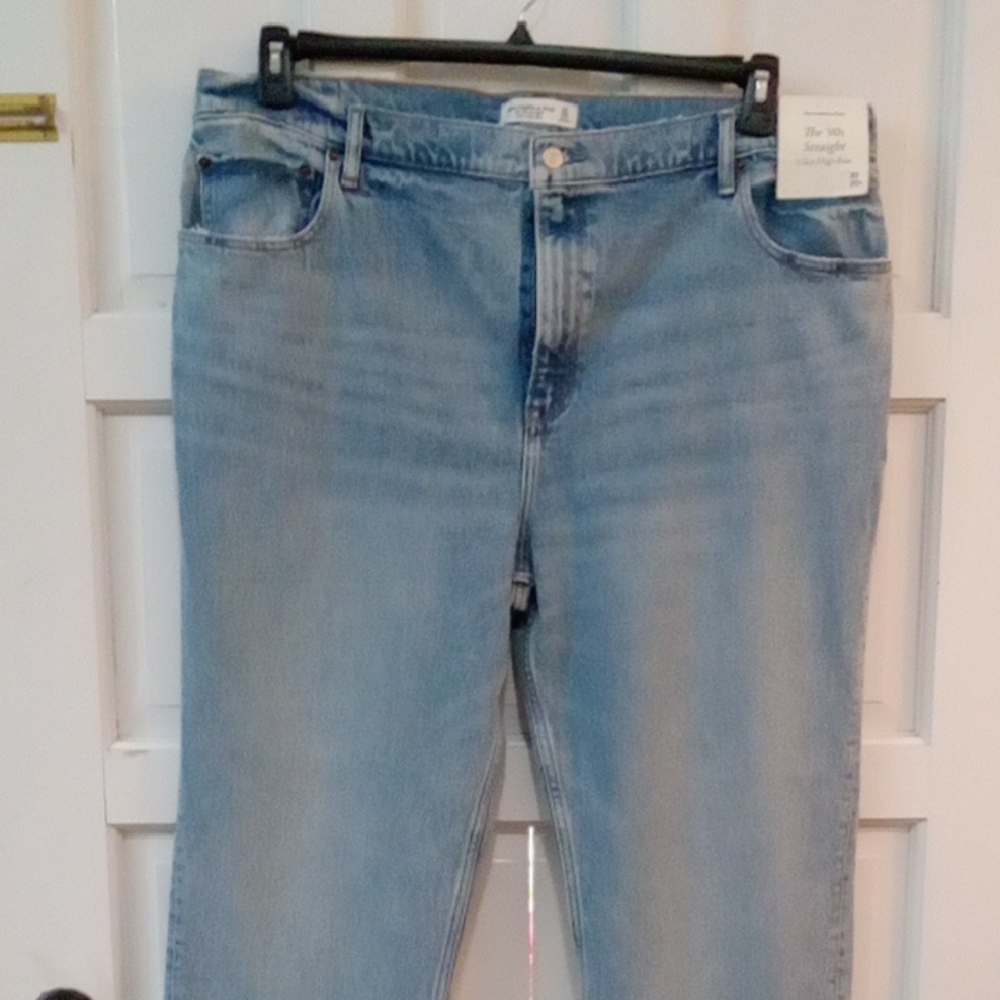 Abercrombie & Fitch Straight Leg  Womens Jeans